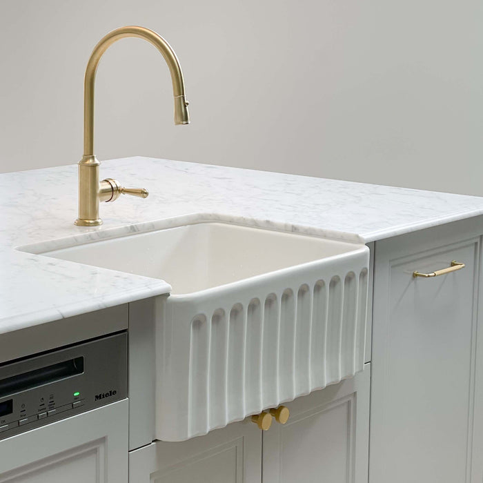 Turner Hastings | Novi 60 x 46 Fine Fireclay Gloss White Butler Sink - Acqua Bathrooms